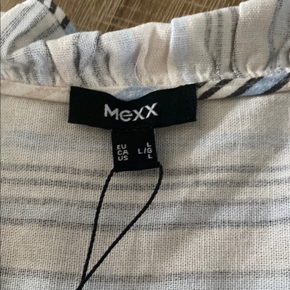 Striped Ruffle Sleeve Top - Picture 3 of 4